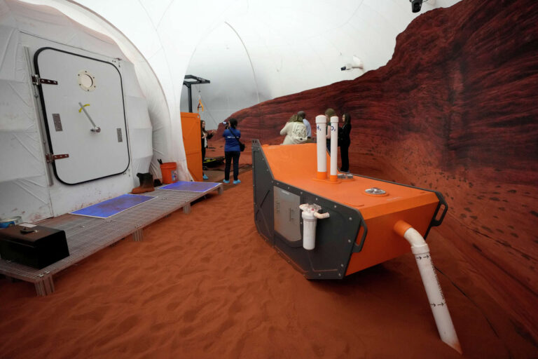 NASA Selects Crew for 45-Day Simulated Mars Mission